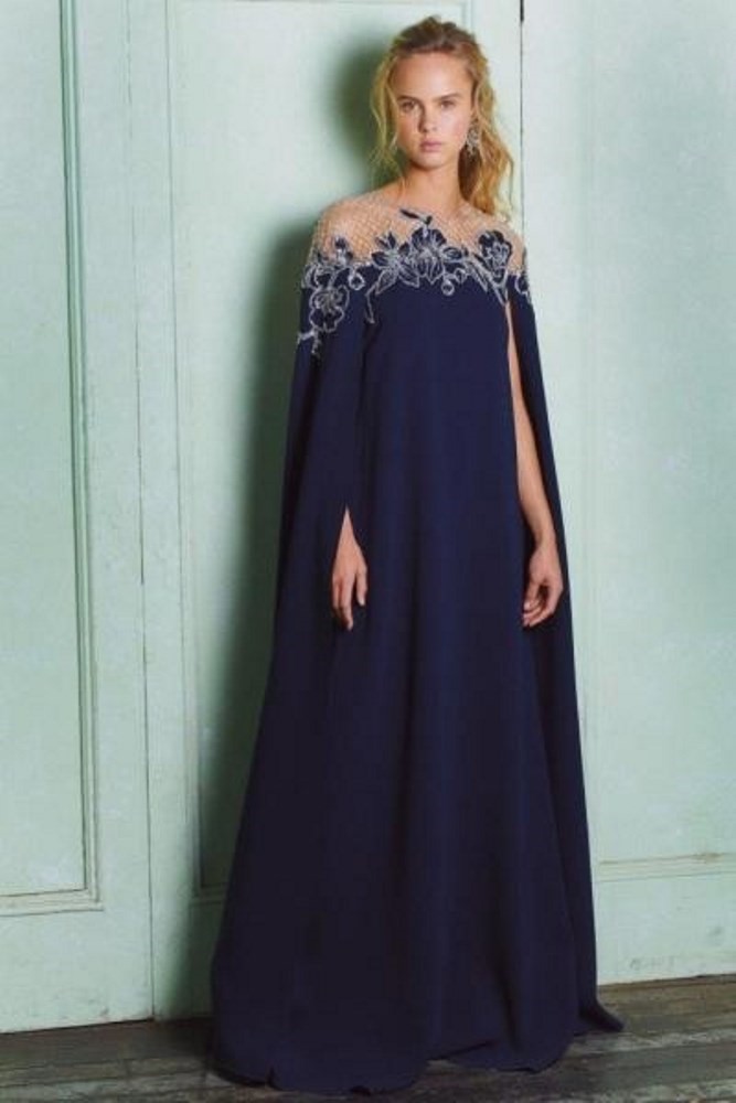 Oscar De La Renta فساتين سهرة للقوام الكمثري 