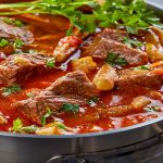 البامية مع قطع اللحم