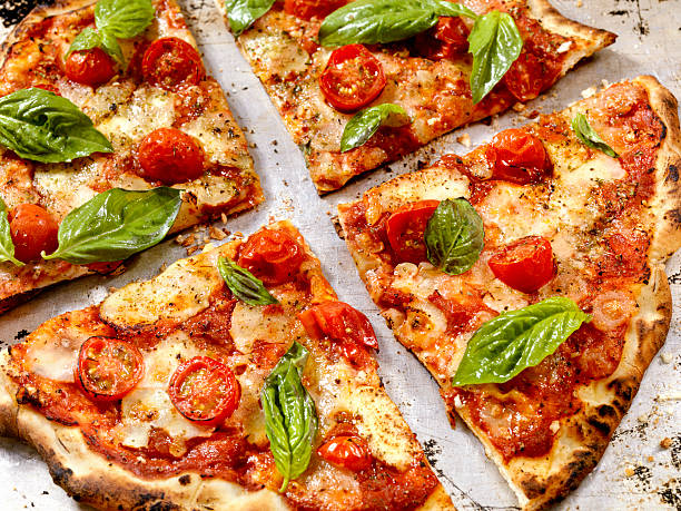 طريقة عمل عجينة البيتزا بجودة ايطالية 