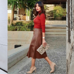 التنورة الميدي Midi skirt في الخريف