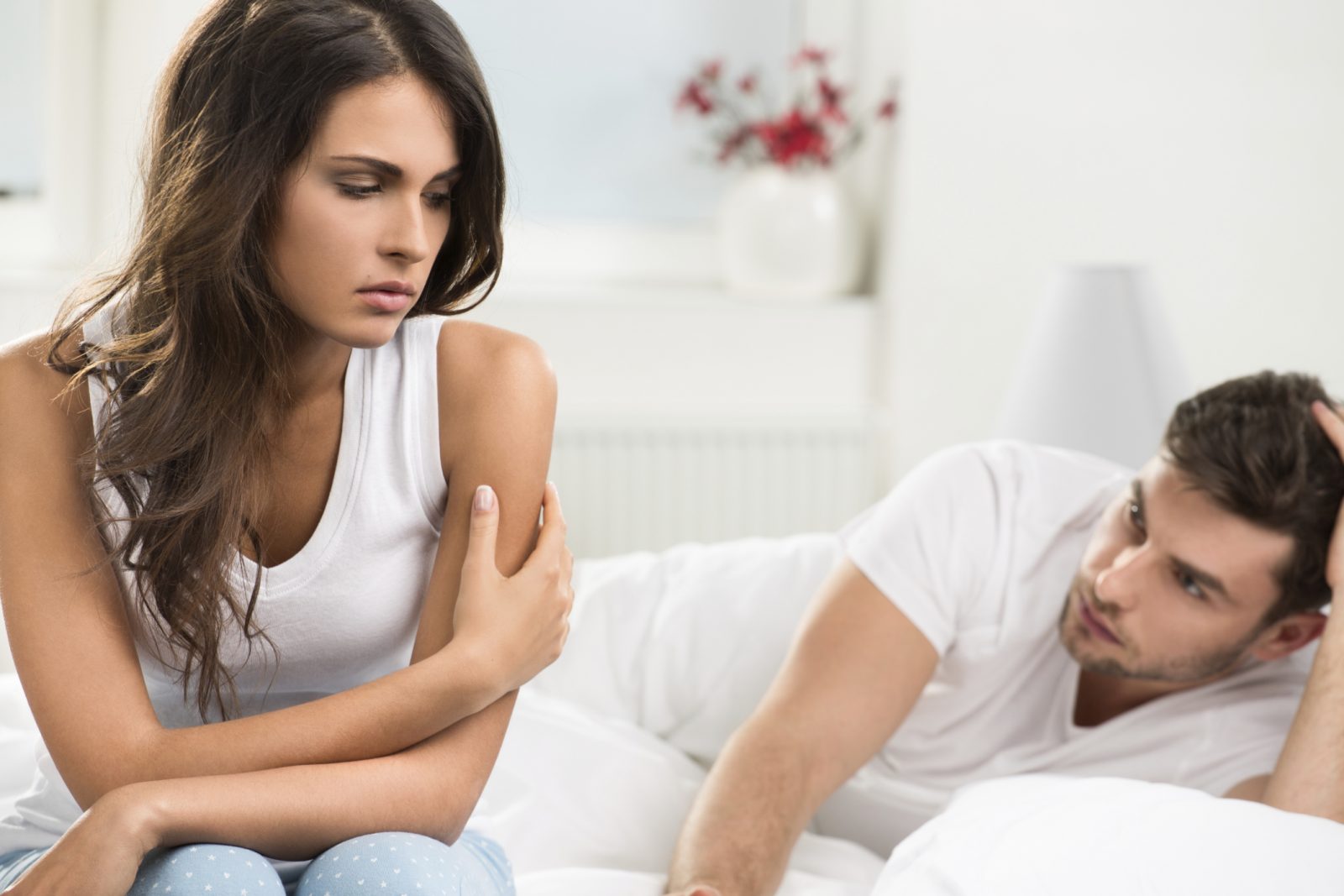 10 نصائح لتخطي الشجار بين الزوجين - مجلة فلورا